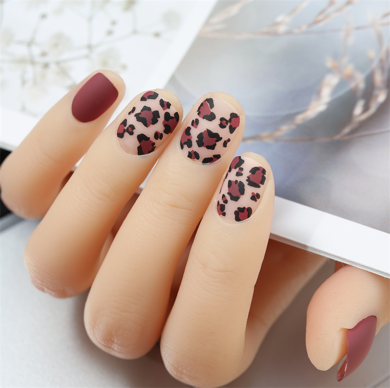 Full Cover Matte Stick on Nails with Leopard Desig5